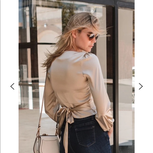 Amaryllis Silky Crop Blouse - Picture 3 of 5